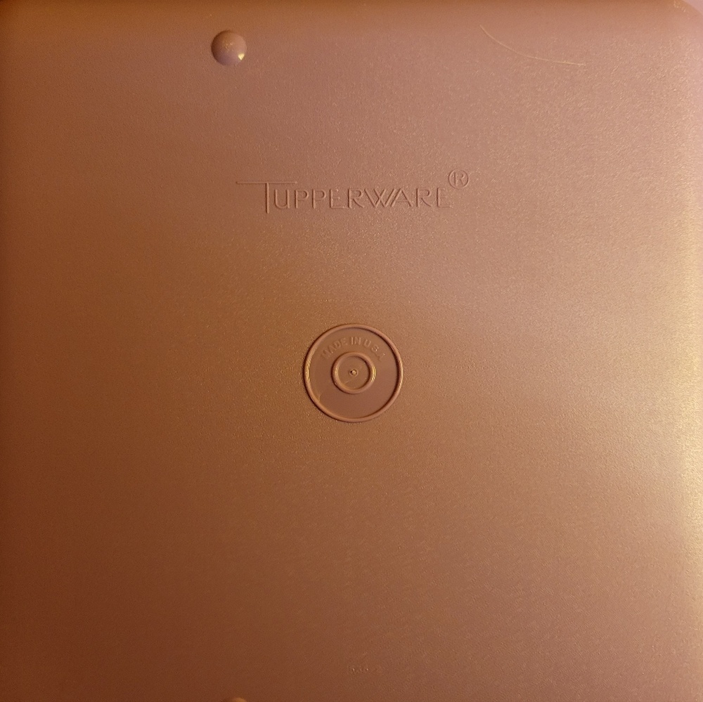 Tupperware plates - Picture 3 of 3
